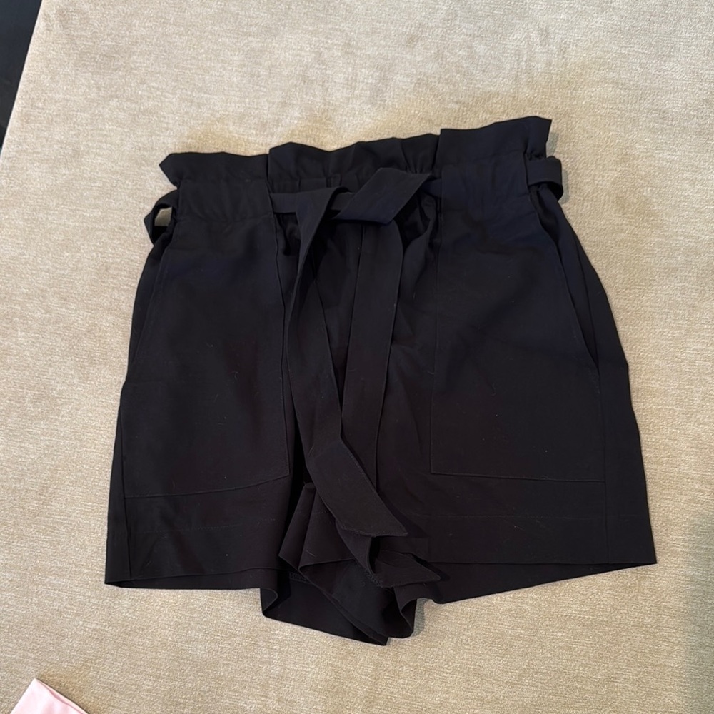 NWOT Hello Molly Black Paperbag Waist Women's Shorts with Tie and pockets